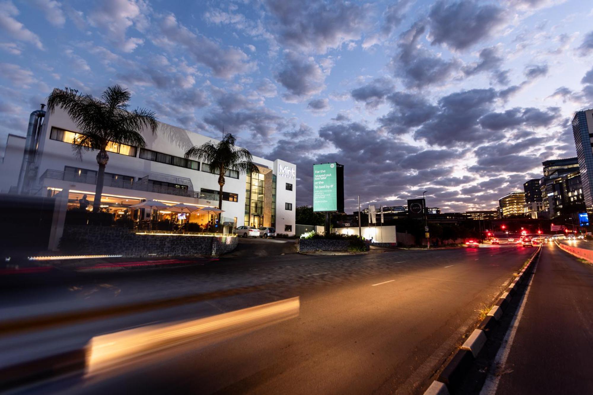 Mint Hotel 84 On Katherine Johannesburg Exterior foto